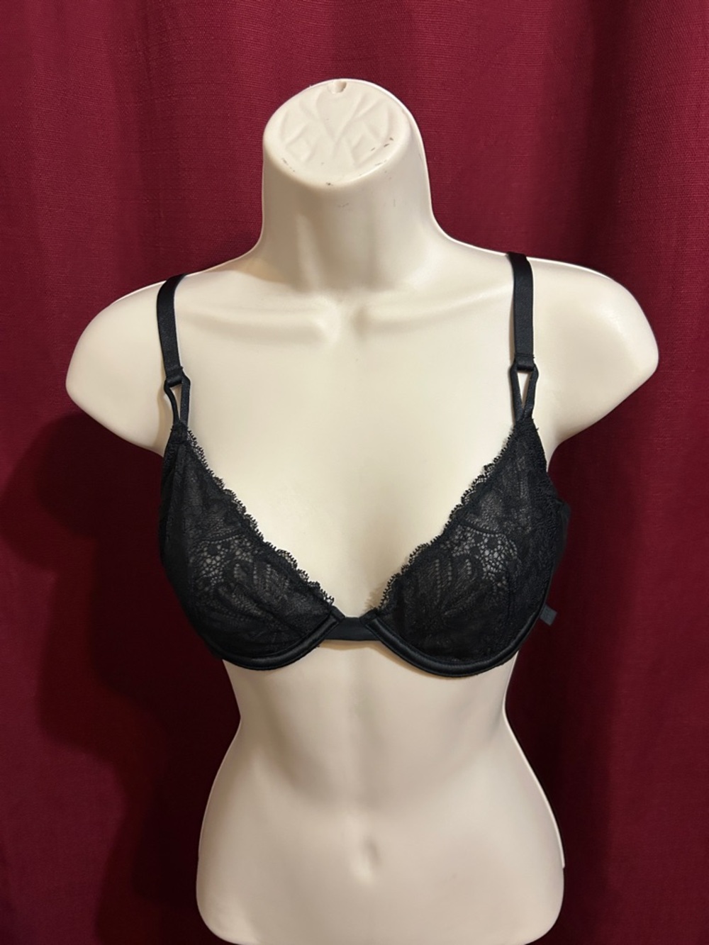 Victoria's Secret Black Lace Underwire Plunge Bra